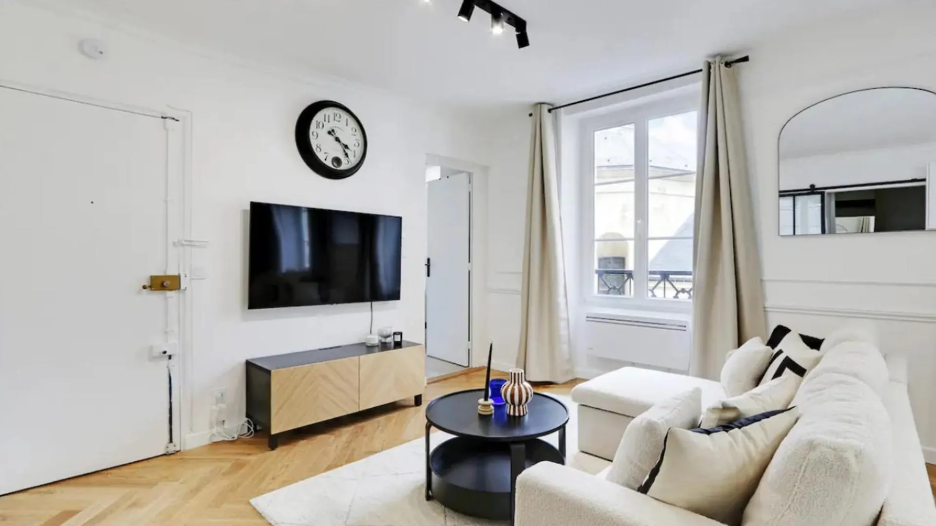 Marais - Rivoli - Beautiful Flat 4P Apartment Paris France